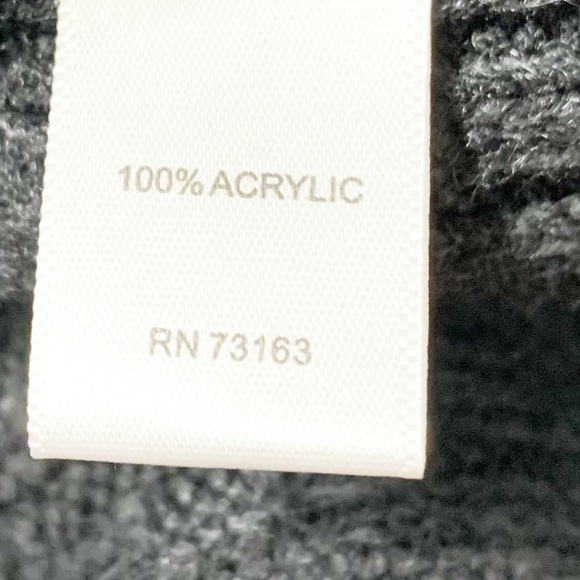 Cable and Gauge Sleeveless Chunky Knit Turtleneck Sweater Diagonal Pattern Front - Picture 7 of 8